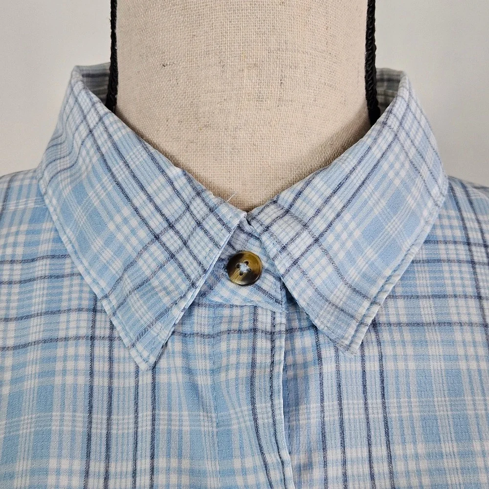 LL Bean Long Sleeve Roll Tab Blue Plaid Vented Shirt Fish Hike Womens M UPF 50 - Picture 2 of 16